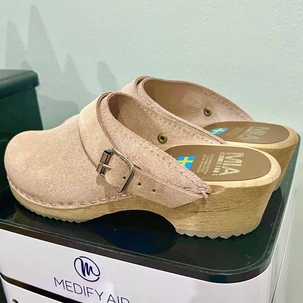 MIA Blush Pink Leather Clog Mules with Wood Heel - Picture 7 of 16